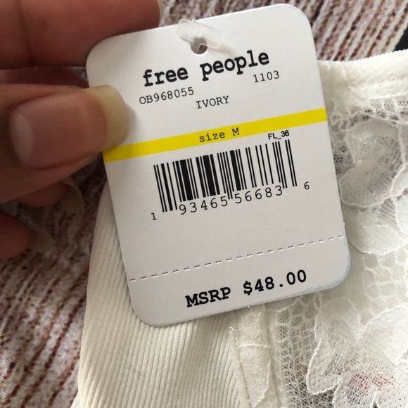 NWT FREE PEOPLE | White Crop Top Size M - Picture 2 of 3